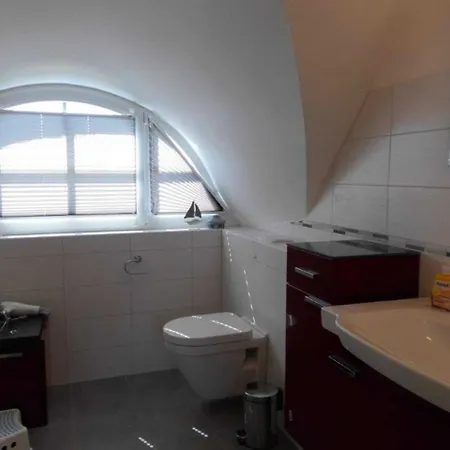 Holiday home Reetdachhaus Sonnenschein *