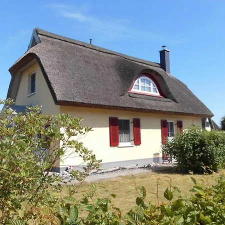 Holiday home Reetdachhaus Sonnenschein *