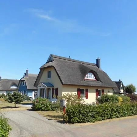 Holiday home Reetdachhaus Sonnenschein *